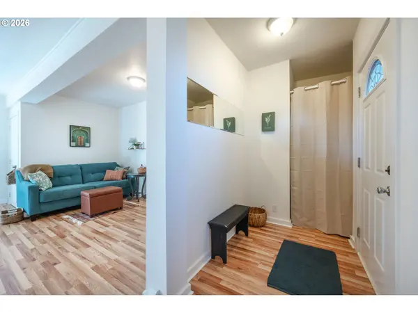 1673 OLIVE ALY, Eugene, OR 97401