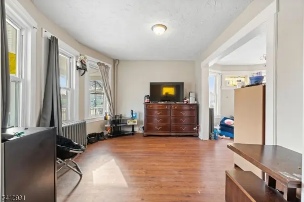 221 E Westfield Ave, Roselle Park Boro, NJ 07204