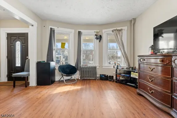 221 E Westfield Ave, Roselle Park Boro, NJ 07204