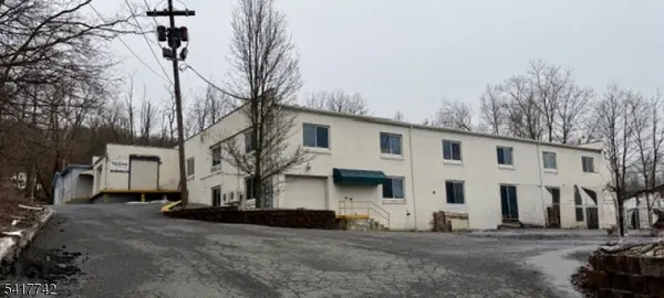 51 Willow St, Washington Boro, NJ 07882