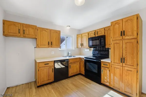 18 Kendall Dr, Ringwood Boro, NJ 07456