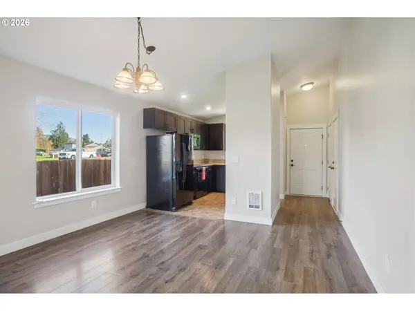 50 HILL DR, Cathlamet, WA 98612