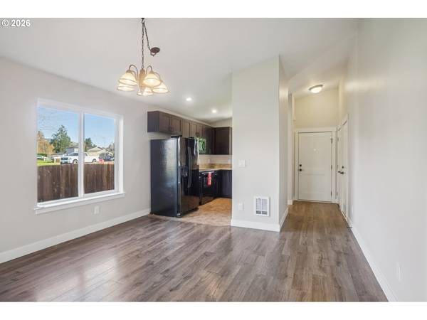 50 HILL DR, Cathlamet, WA 98612