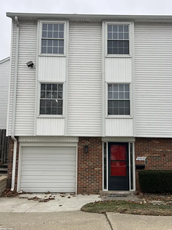 37637 Charter Oaks BLVD, Clinton Twp, MI 48036