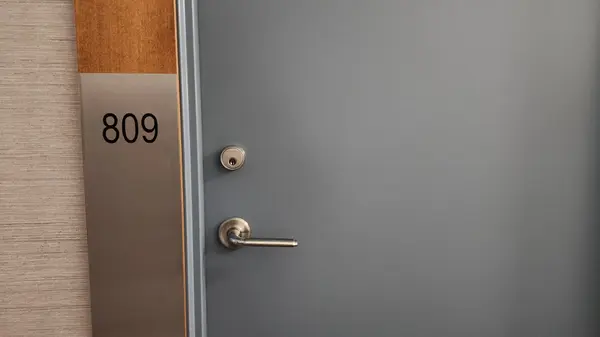 100 Western Battery RD #809, Toronto C01, ON M6K 3S2