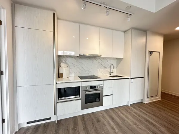 180 Front ST E #3312, Toronto C08, ON M5A 0A9