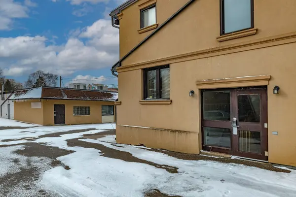 421 Dundas ST E, Whitby, ON L1N 2J2