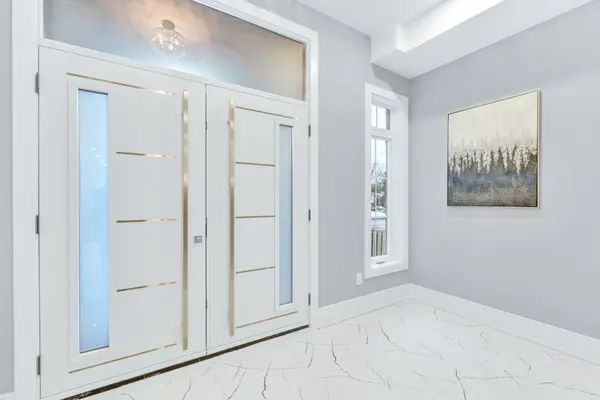 30 Mclaughlin RD N, Brampton, ON L6X 1Y7