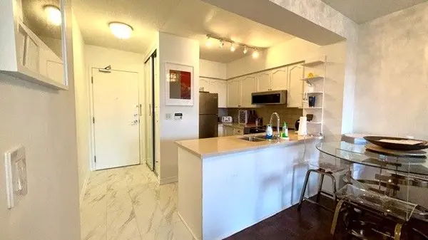 38 Fontenay CT, Toronto W08, ON M9A 5H5