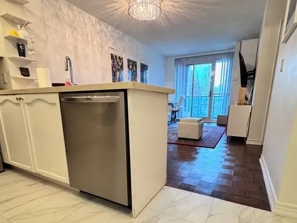 38 Fontenay CT, Toronto W08, ON M9A 5H5