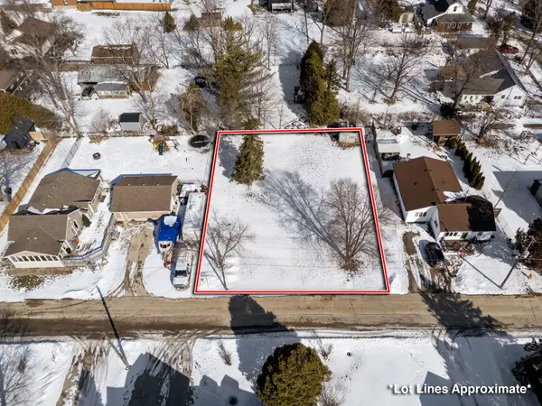 3910 Park ST, Plympton-wyoming, ON N0N 1E0