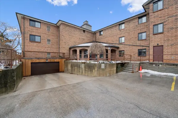 4 Albert ST #206, Cambridge, ON N1R 3M4