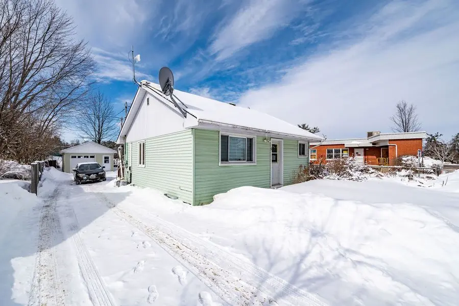 6 Hillcrest AVE, Deep River, ON K0J 1P0