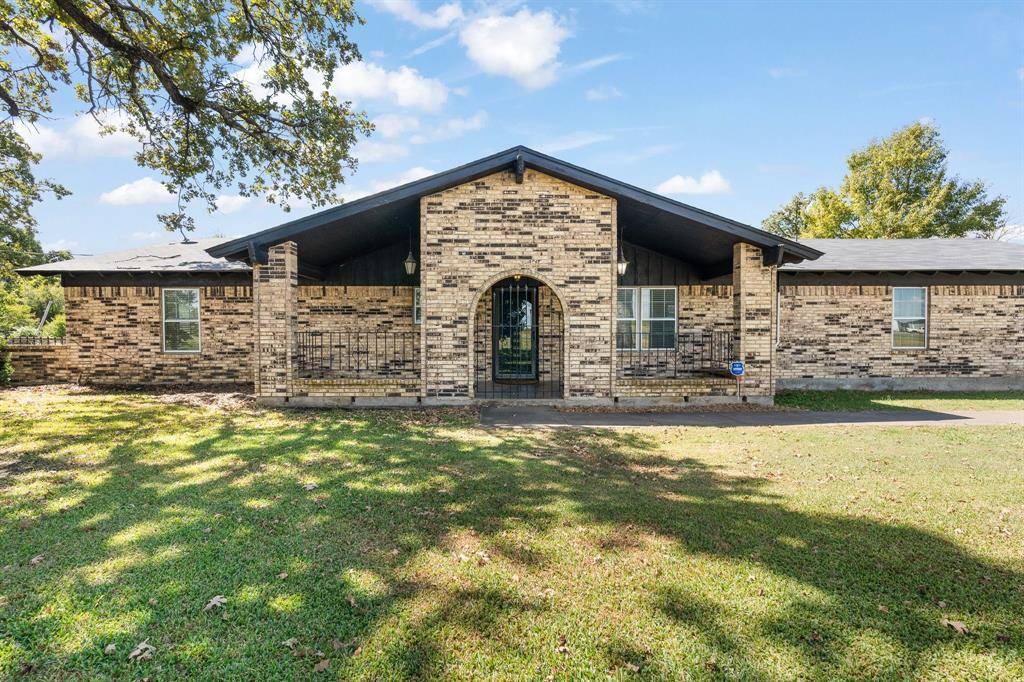 11039 State Highway 171, Covington, TX 76636