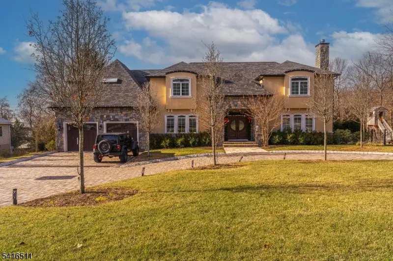 281 Beaufort Ave, Livingston Twp., NJ 07039