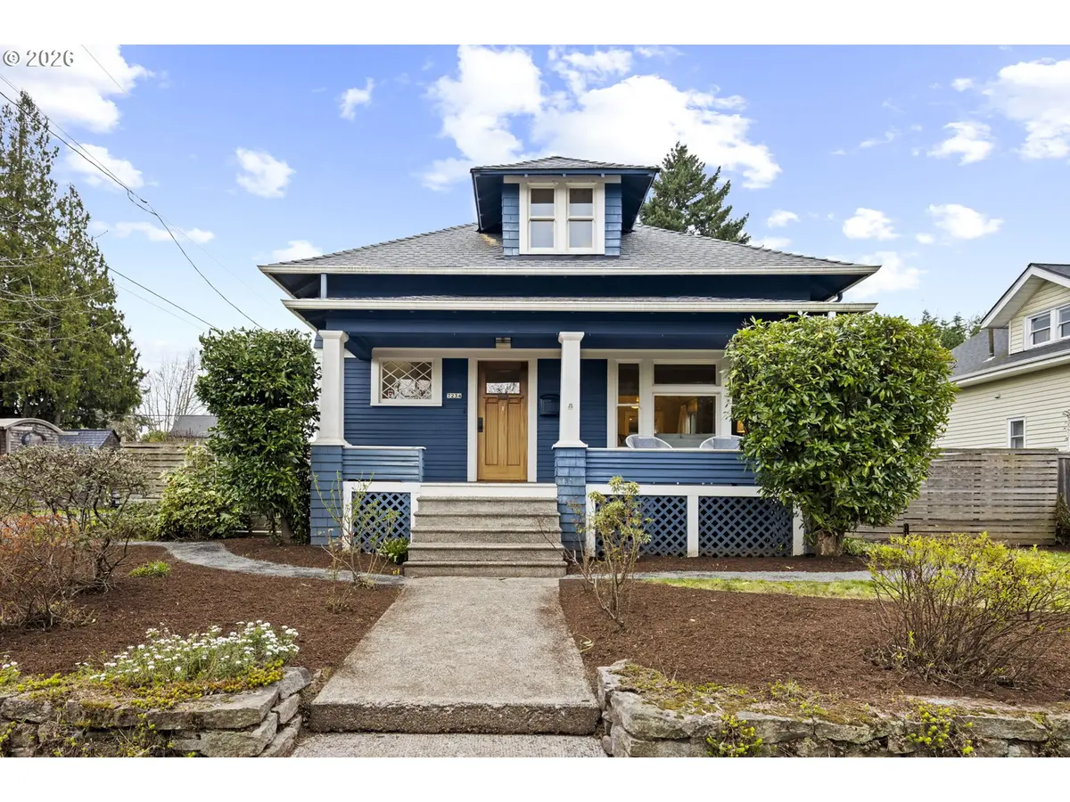 7234 N KNOWLES AVE, Portland, OR 97217