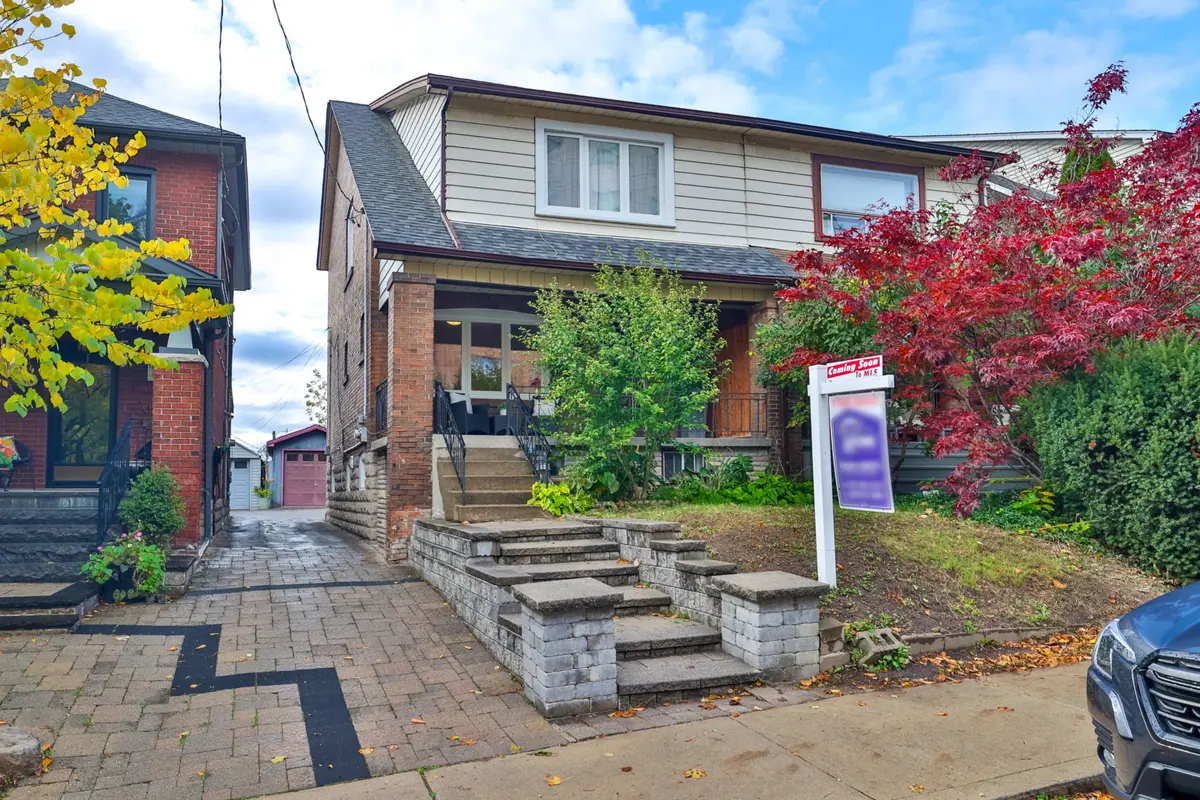 20 Winona DR, Toronto C02, ON M6G 3S6