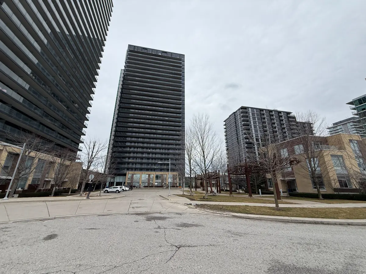 29 Singer CT #802, Toronto C15, ON M2K 0B3