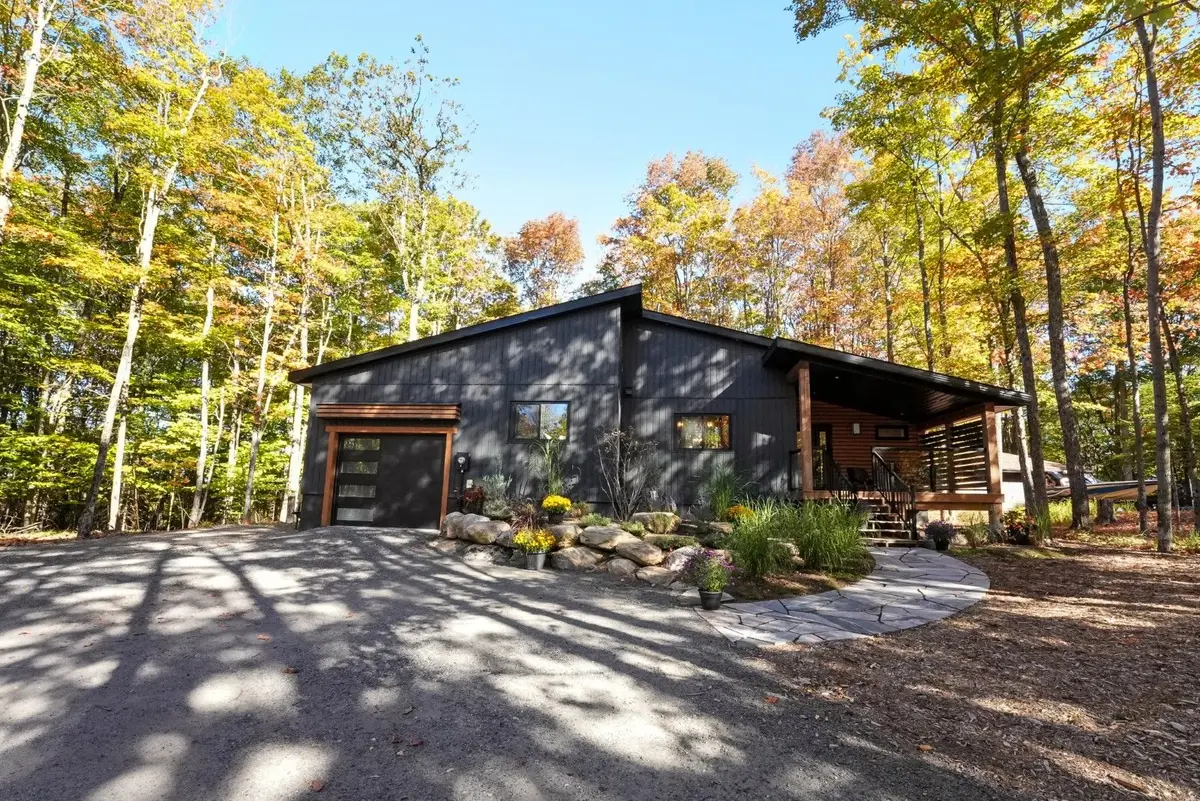 235 Sunnyside ST, Dysart Et Al, ON K0M 1S0