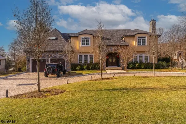 281 Beaufort Ave, Livingston Twp., NJ 07039