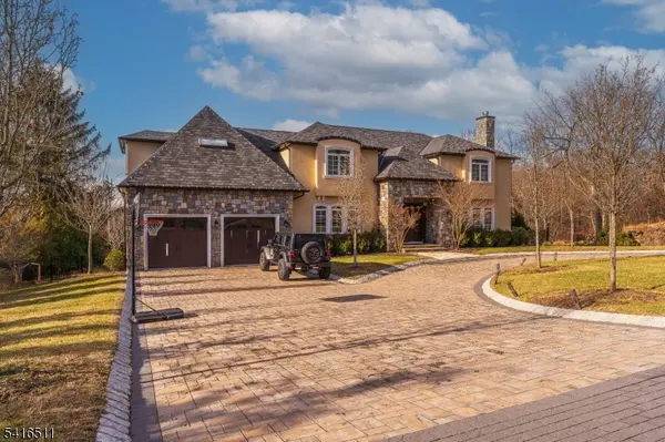 281 Beaufort Ave, Livingston Twp., NJ 07039