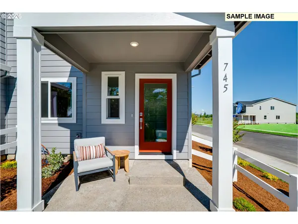 856 SIFUENTEZ CT, Woodburn, OR 97071