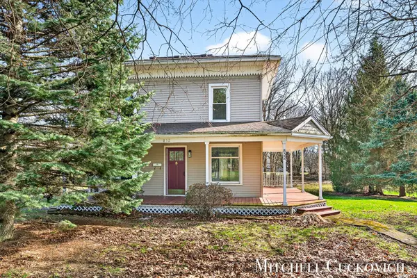 832 E Michigan AVE, Marshall City, MI 49068