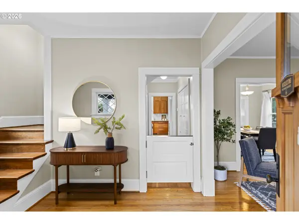 7234 N KNOWLES AVE, Portland, OR 97217