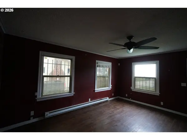 446 20TH AVE, Longview, WA 98632