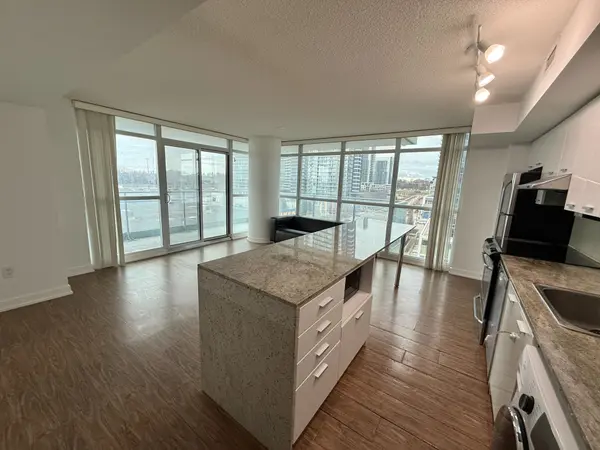 29 Singer CT #802, Toronto C15, ON M2K 0B3