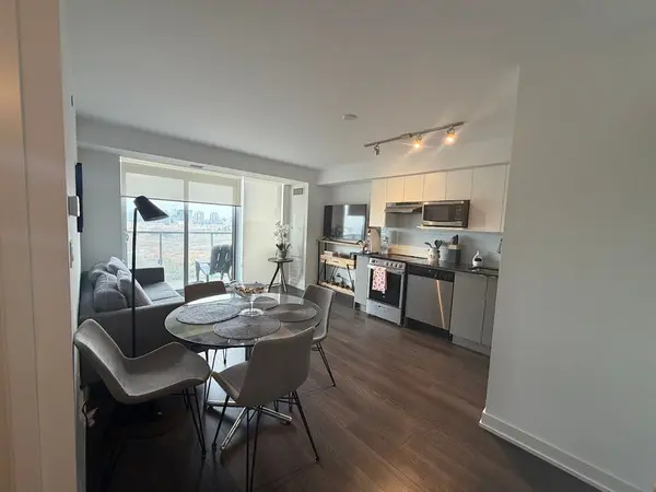 120 Varna DR #1206, Toronto C04, ON M6A 0B3