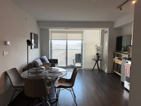 120 Varna DR #1206, Toronto C04, ON M6A 0B3