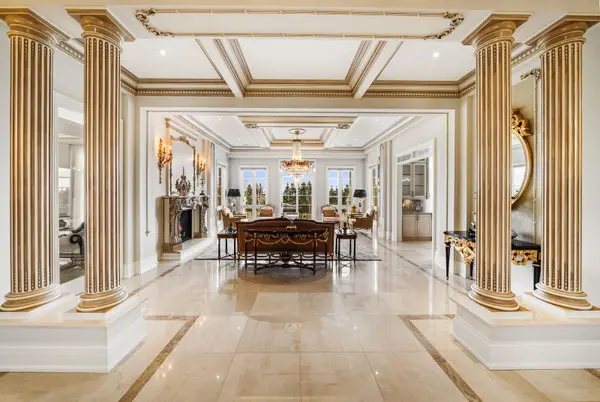 45 Kensington DR, Richmond Hill, ON L4E 3S7