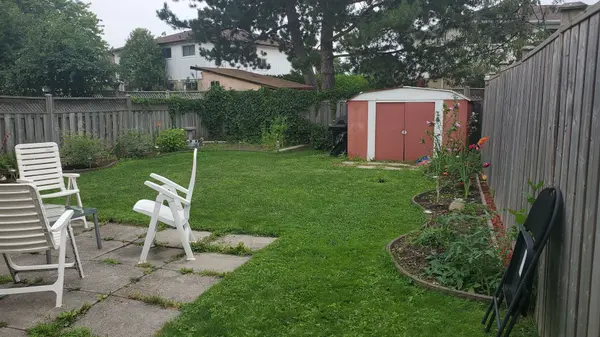 2713 HOLLINGTON CRES #A 2 (Ground Level), Mississauga, ON L5K 1E8