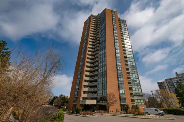 2010 Islington AVE #2302, Toronto W09, ON M9P 3S8