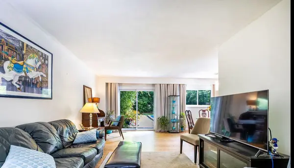 6872 Darcel AVE, Mississauga, ON L4T 2W5