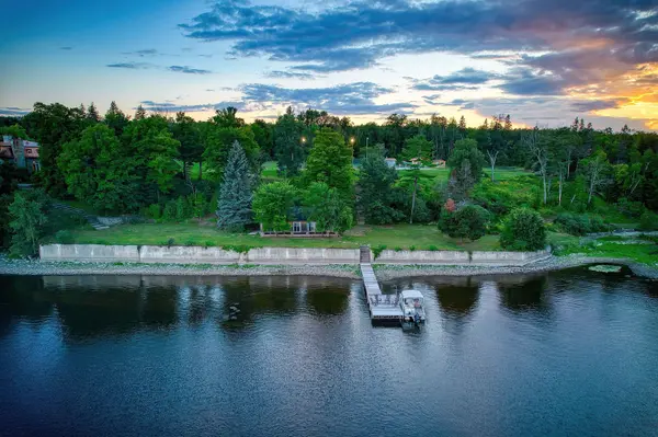 2206 Sixth Line RD, Kanata, ON K0A 1T0