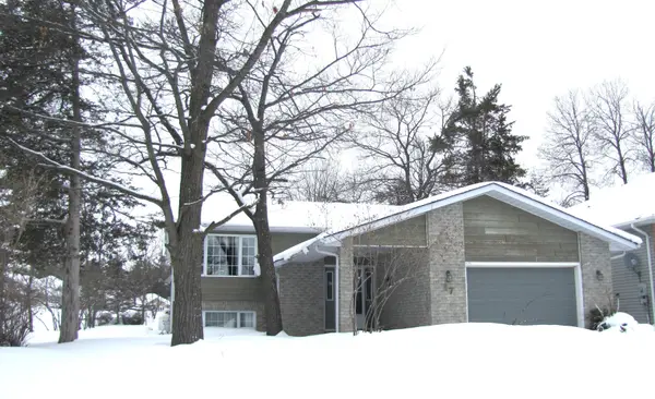 47 Cedartree LN, Kawartha Lakes, ON K0M 1A0