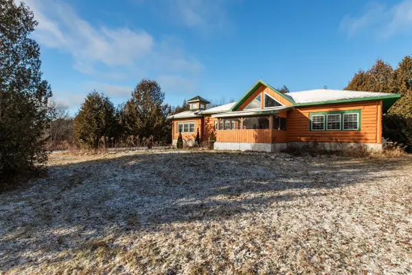 25 Maple Golf CRES, Northern Bruce Peninsula, ON N0H 2R0