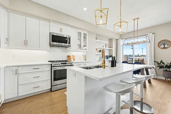 25 Mcphail RD, Carleton Place, ON K7C 0P6