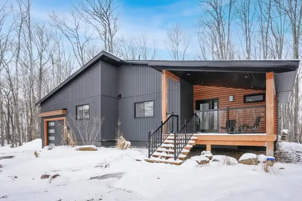 235 Sunnyside ST, Dysart Et Al, ON K0M 1S0