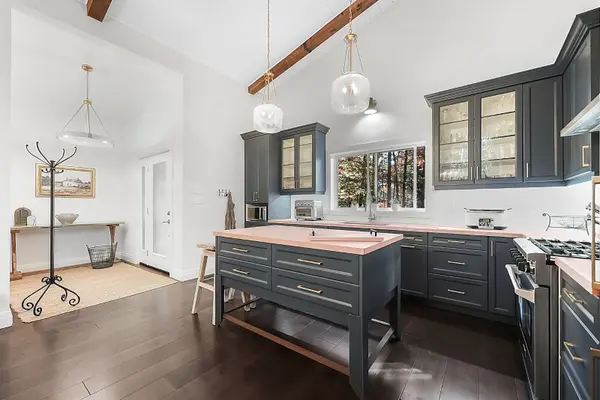 235 Sunnyside ST, Dysart Et Al, ON K0M 1S0