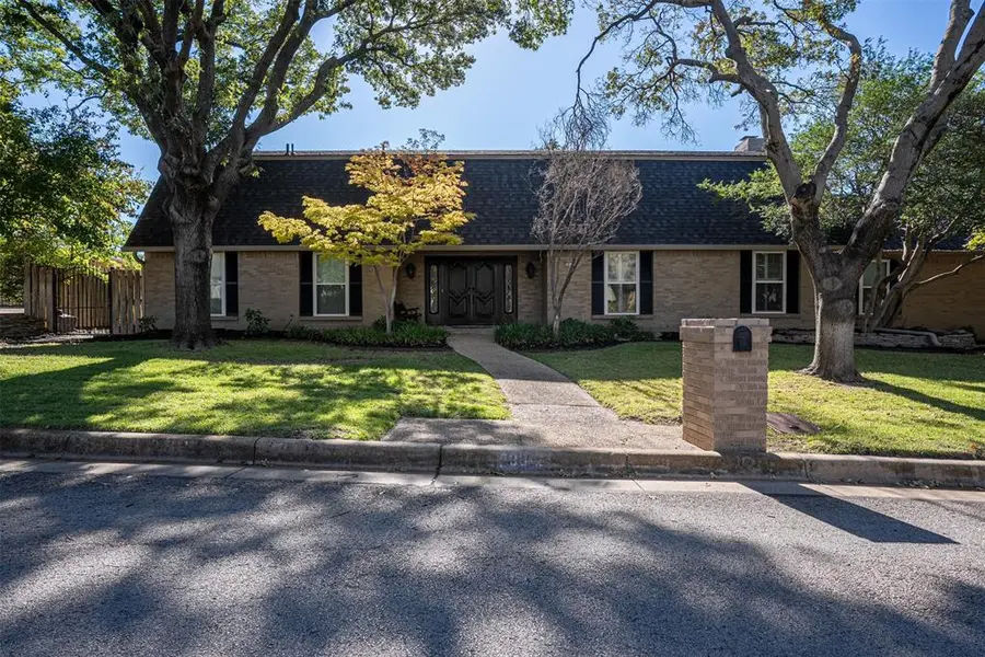 3812 Lands End Street, Fort Worth, TX 76109