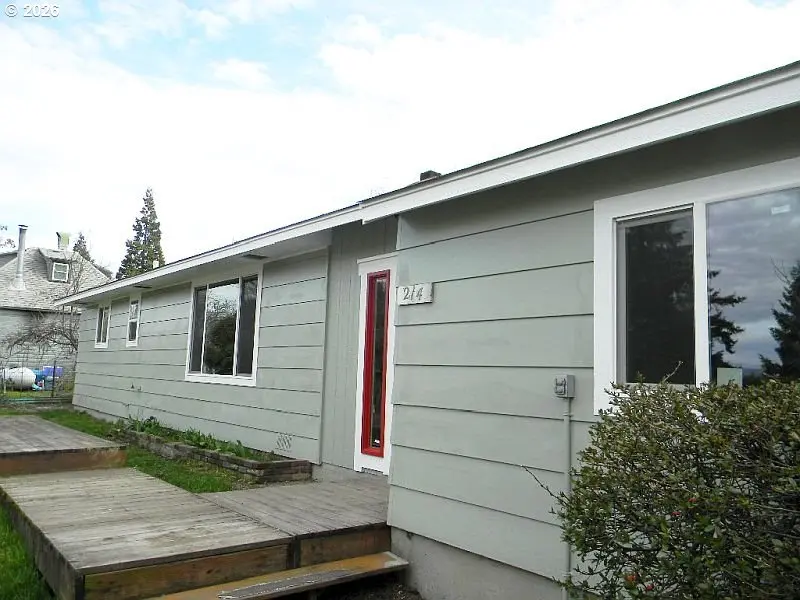 214 E 13TH ST, The Dalles, OR 97058