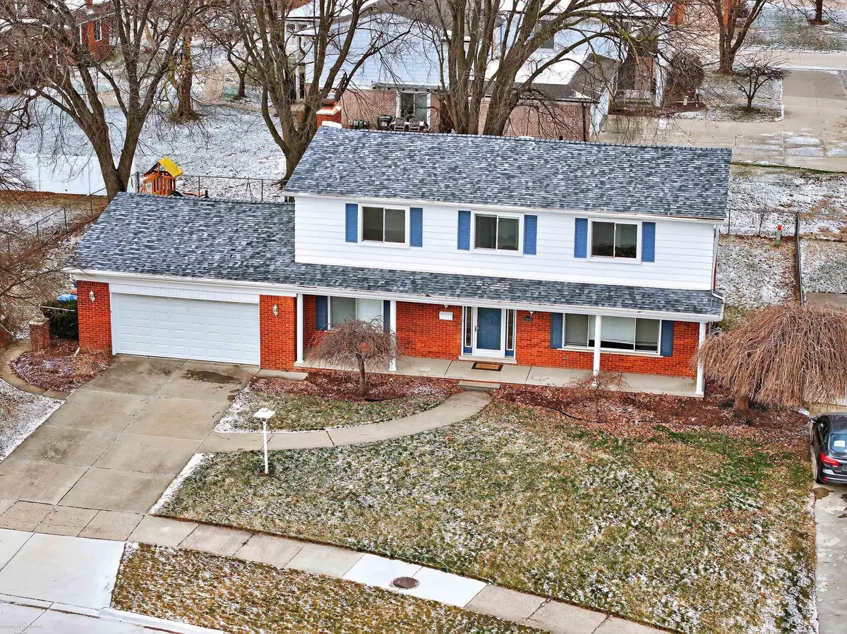 32645 Northampton DR, Warren, MI 48093