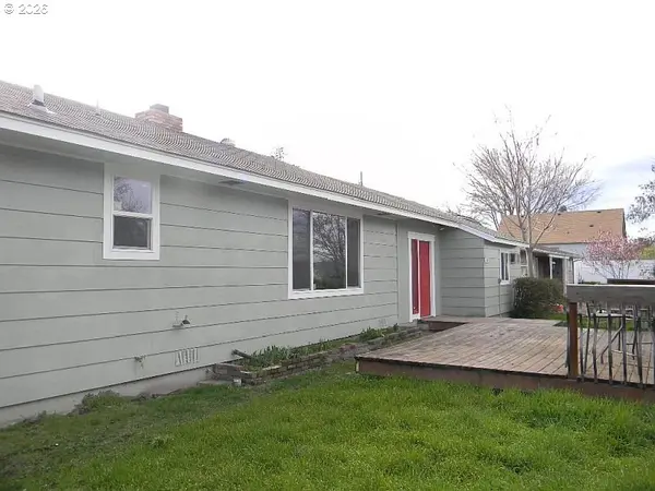 214 E 13TH ST, The Dalles, OR 97058