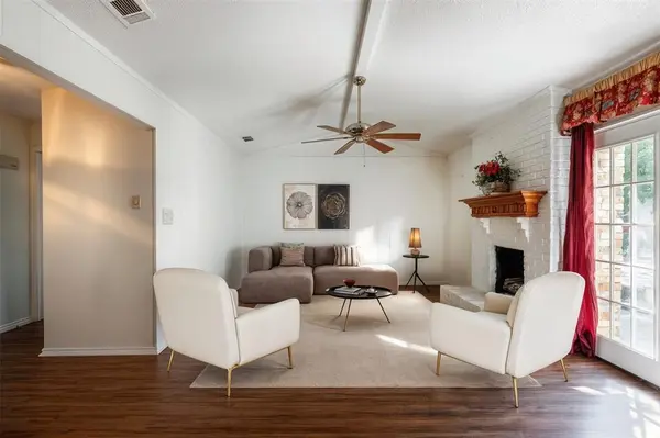 1917 Rock Creek Drive, Grand Prairie, TX 75050