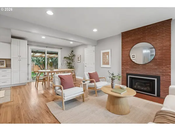 1025 SE 169TH AVE, Portland, OR 97233