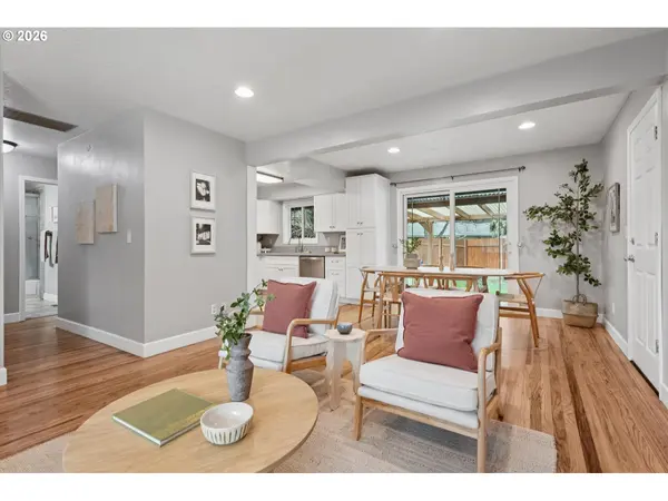 1025 SE 169TH AVE, Portland, OR 97233