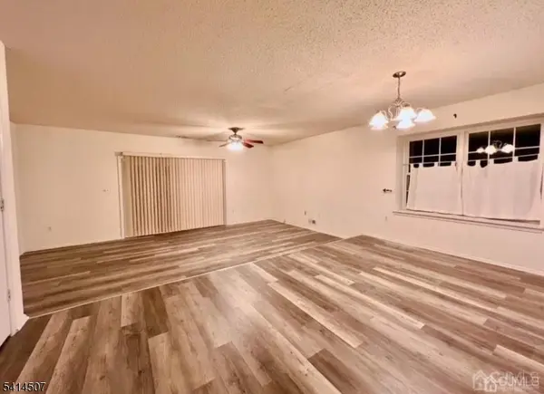 24 Albury Way, North Brunswick Twp., NJ 08902